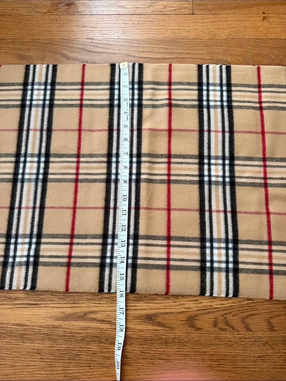 🧣Red/tan/black plaid Cashmink scarf.